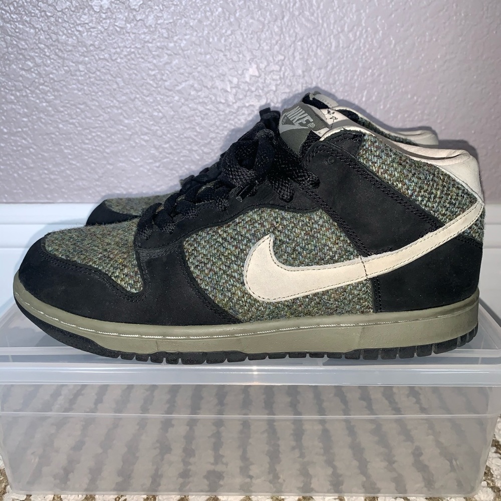 Women’s Dunk Mid Premium Tweed